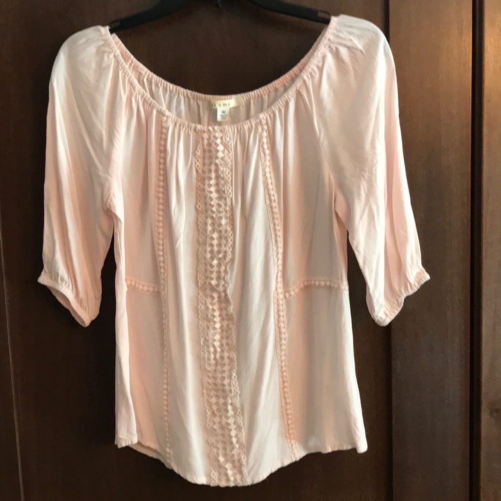 Off the shoulder 3/4 shirt (light pink)